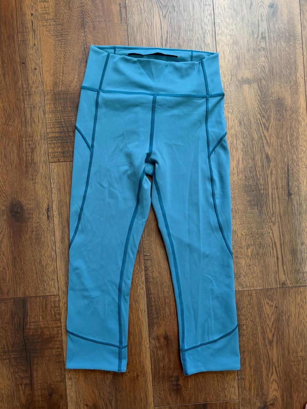 Lululemon Teal Blue Crop Capri Yoga Workout Leggings Size 4